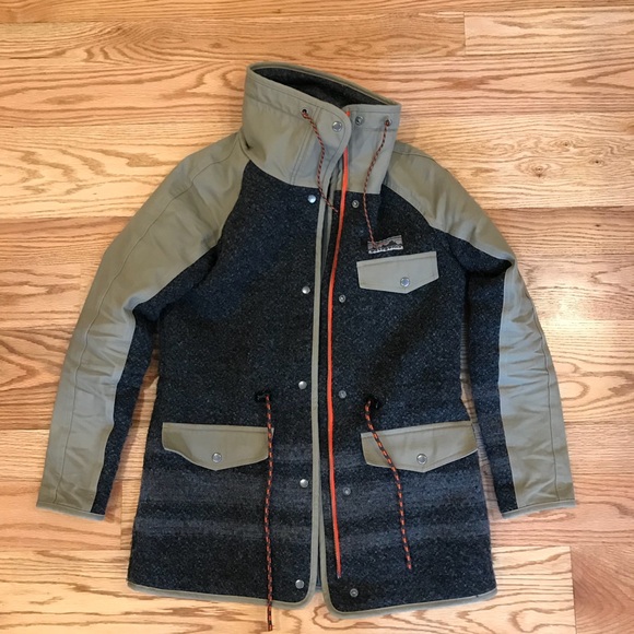 Patagonia Reclaimed Wool Parka - Picture 4 of 6